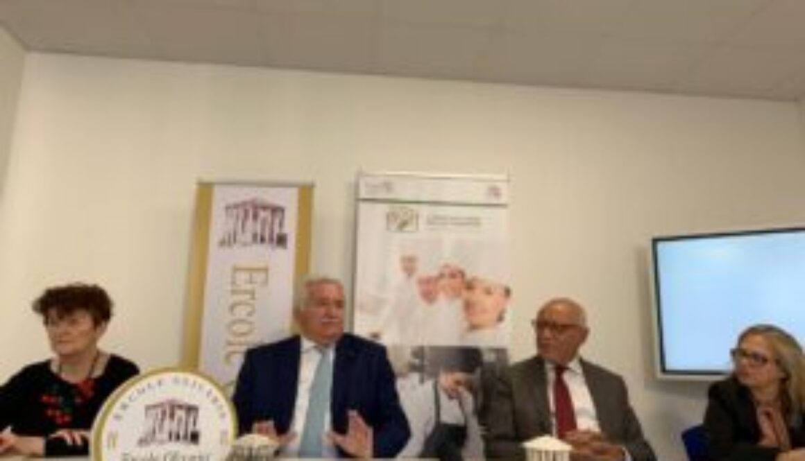 Conferenza-30-anni-Ercole-Olivario-300x225